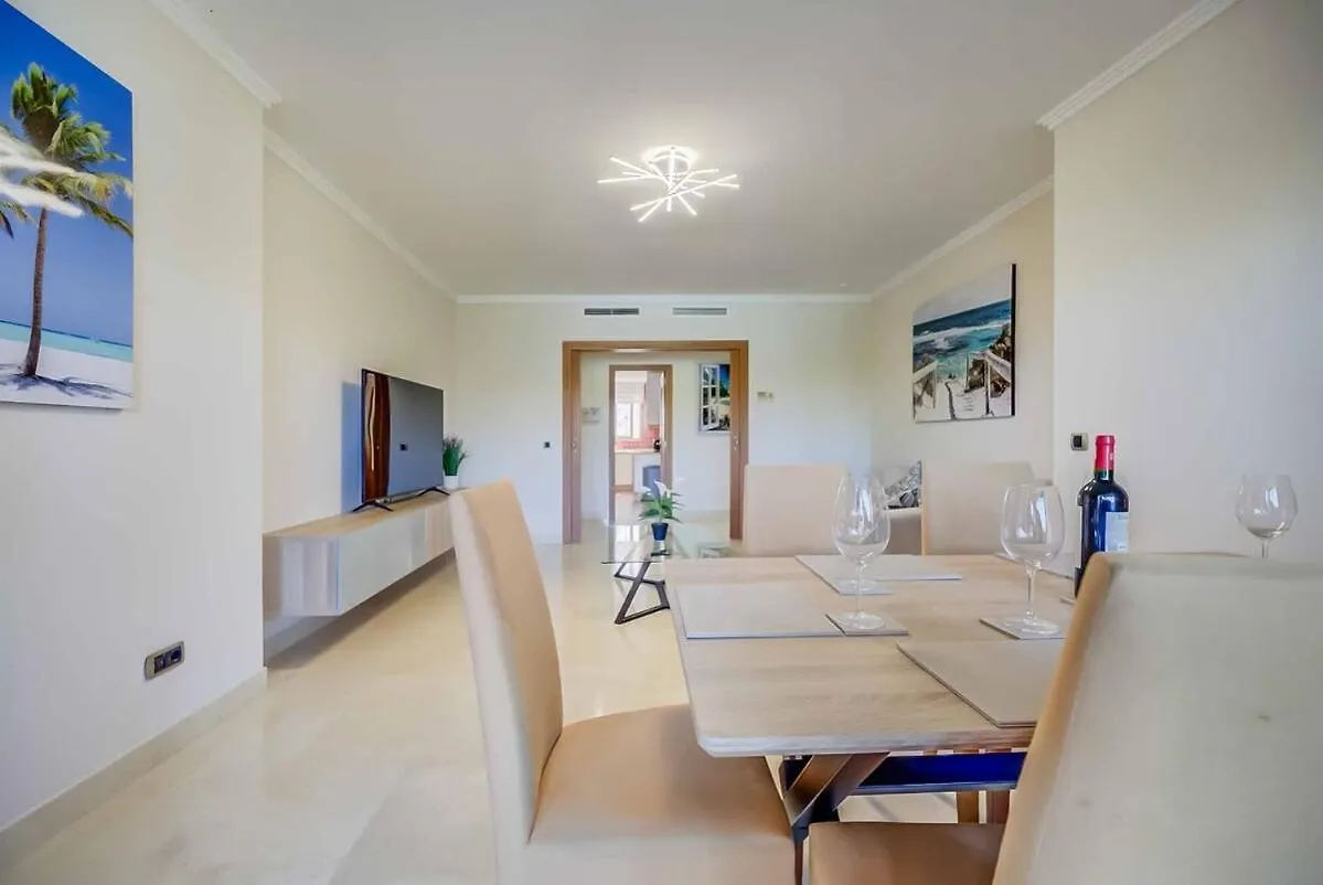 123- Ideal Apartment With Views, Pool, Sauna And Gym Benalmádena 0*,  Spanien